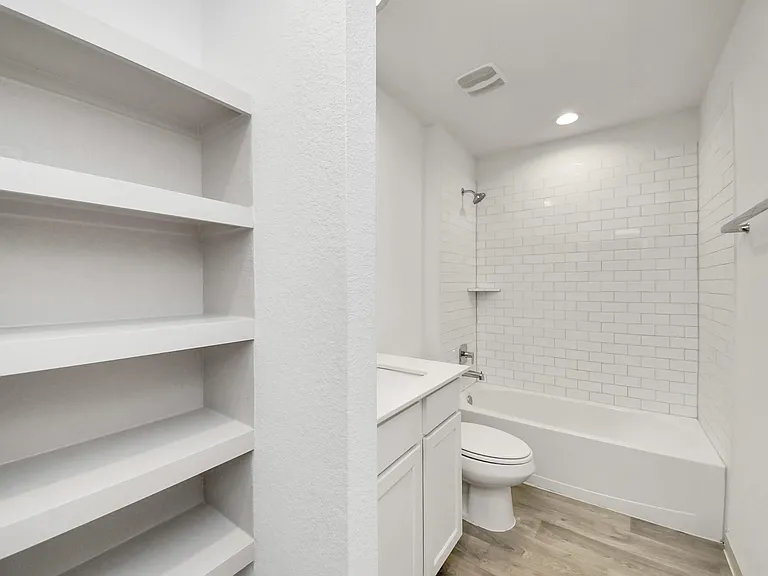 7803 Golden Rubia Ln — Photo 10