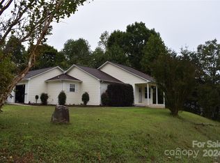 26 Chipmunk Rdg, Marion, NC 28752