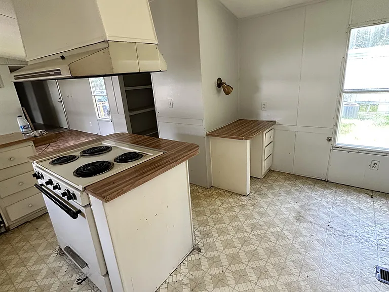 218 Bawcom St #D — Photo 5