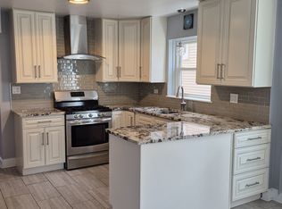 7153 W Addison St #1, Chicago, IL 60634