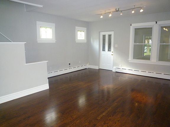 3rd image of 730 S Oak Park Ave #0