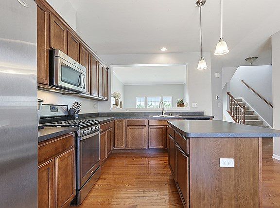 3rd image of 10627 W 153rd St