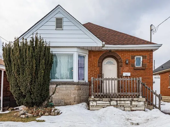 131 Harmony Ave, Hamilton, ON L8H 4Y2