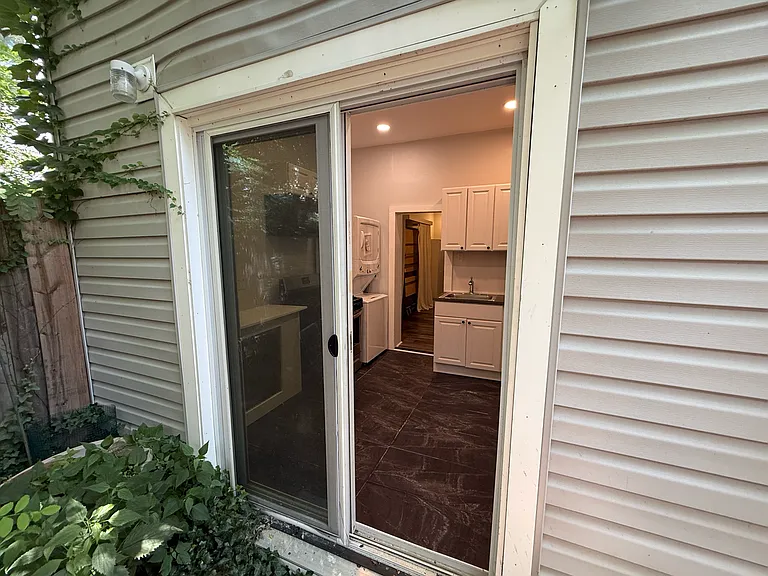 828 Corinthian Ave #1 — Photo 22
