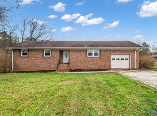 954 Boles Rd, New Market, AL 35761