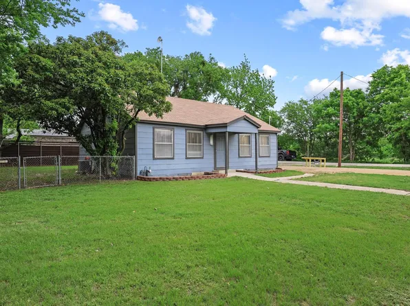 312 E Saunders St, Trenton, TX 75490