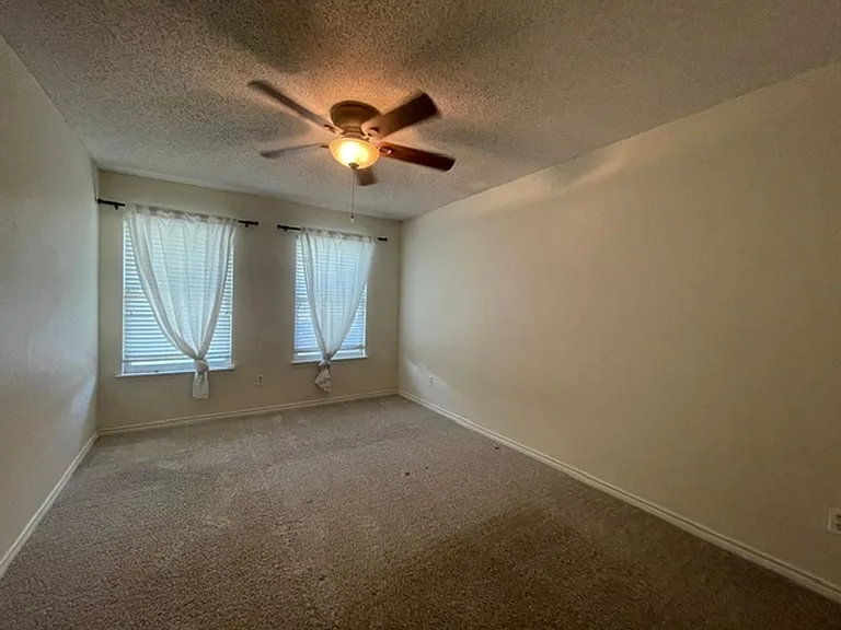 3222 Mapleridge Dr — Photo 31