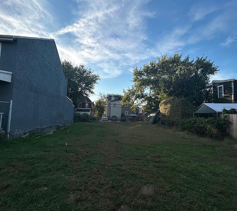 1st image of 206 S 3rd St