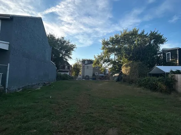 206 S 3rd St, Darby, PA 19023