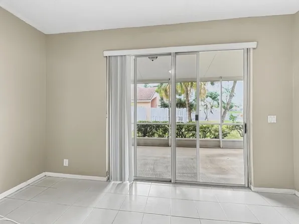 4463 Edwina Ln #484, Lake Worth, FL 33463