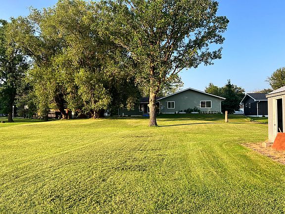 3rd image of 2689-2688 Oak Loop NW