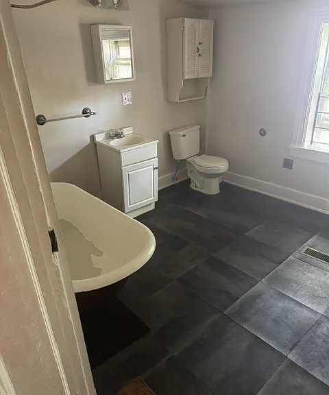 405 N Madison St — Photo 9