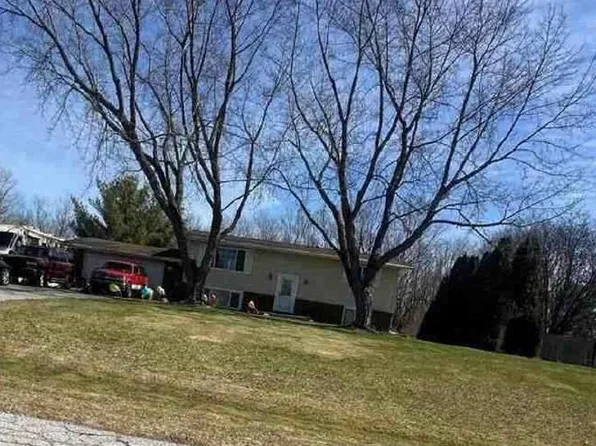 7821 W Mill Ct, Hobart, IN 46342