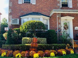 8012 193rd St, Hollis, NY 11423