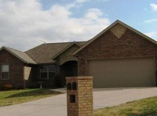 2004 N Leawood Ct, Ozark, MO 65721