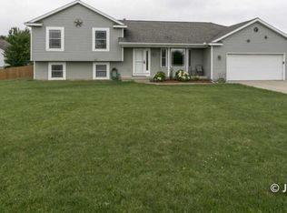 1061 E Avery Ct NW, Grand Rapids, MI 49534