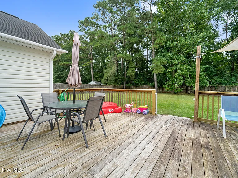 183 Bridlewood Dr — Photo 30