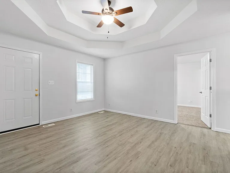 941 Crabapple Ln — Photo 6