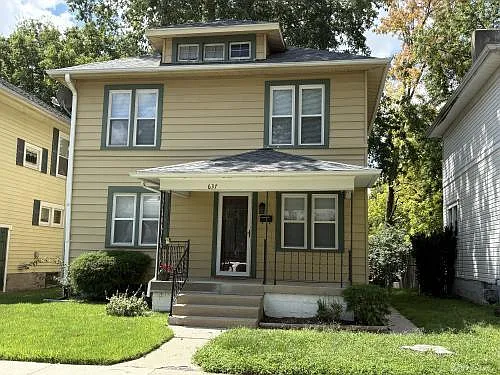 3 bed, 1.0 bath, 1144 sqft, $1,250 — Photo 1