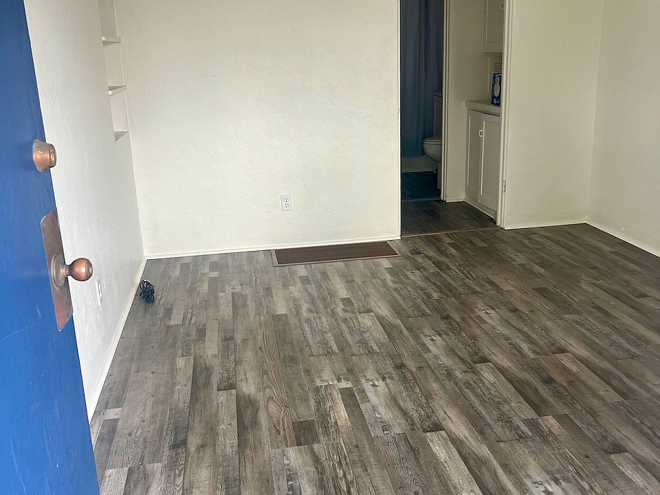 1st image of 37 E 1st St E #31