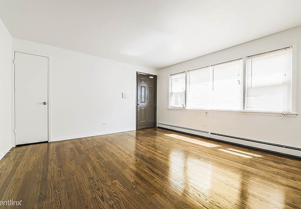 14021 S Tracy Ave Apartments Chicago Living Room_01