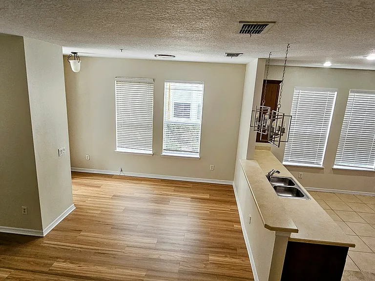 10370 Lake District Ln — Photo 9