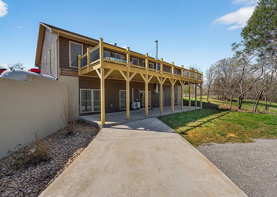 10th image of 138 Effie Allen Ln