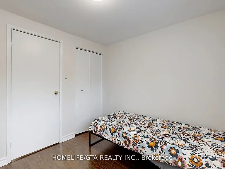 8 Whiteleas Ave — Photo 27