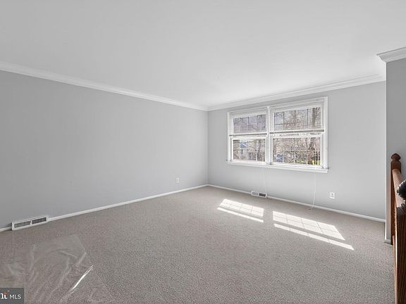 5th image of 214 Bluefield Rd