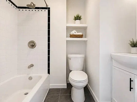 Bathroom, photo 1