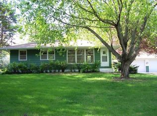 24885 Amlee Rd, Shorewood, MN 55331