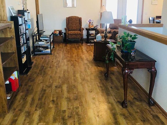 2nd image of 3002 W Barbara Ln