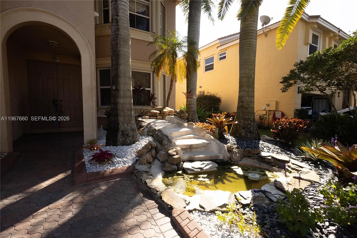 Building Photo - 5331 SW 159th Ave