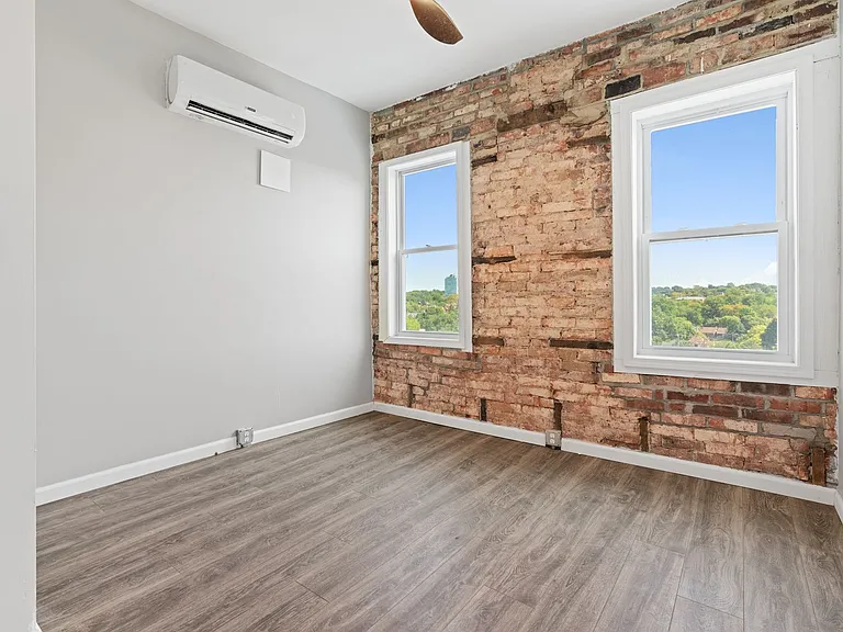 928 Morningside Ave — Photo 10