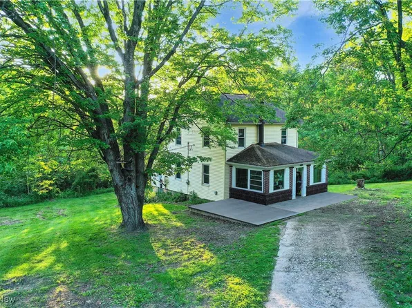 5981 Westfall St SE, Waynesburg, OH 44688