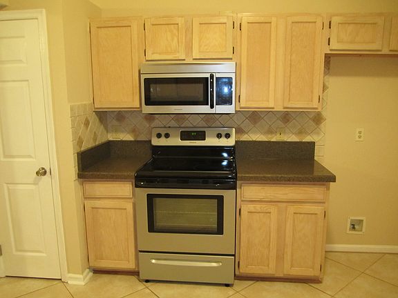 3rd image of 7535 Deer Cove Ln