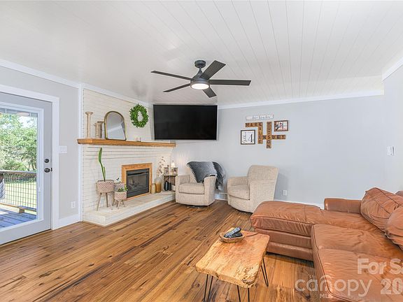 5th image of 1341 Pigeon Rd