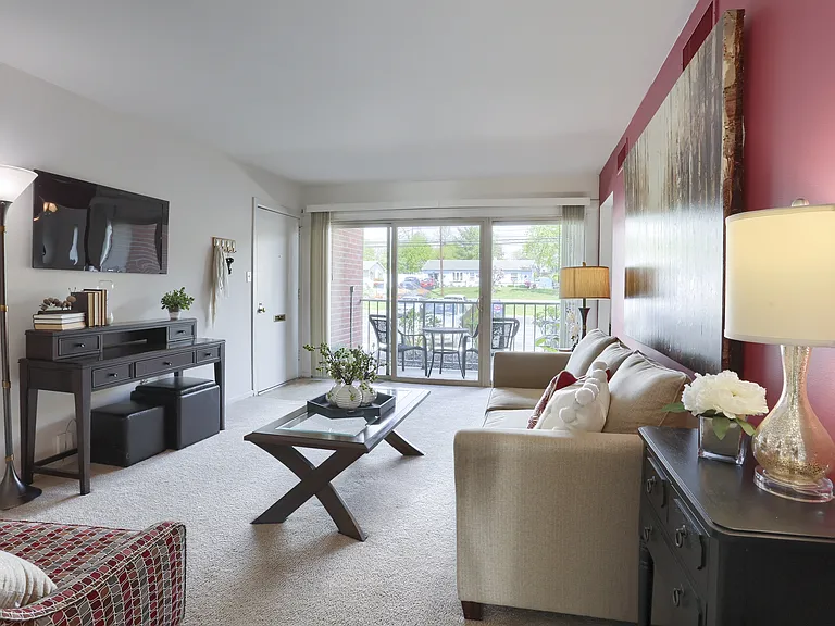 Twin Lakes Apartments — Photo 22