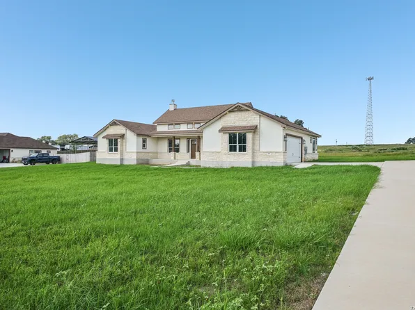 109 Medora Branch, Floresville, TX 78114
