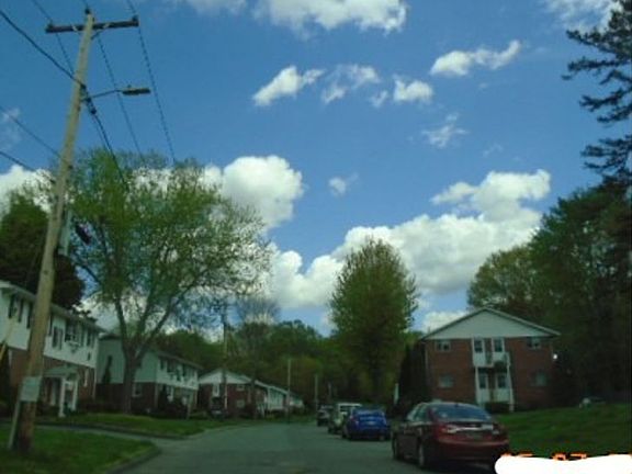Exterior Neighborhood (street photo)