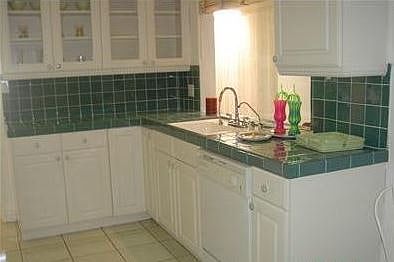 5th image of 2950 Somerset Pl