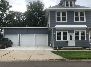 605 Grove St, Aurora, IL 60505