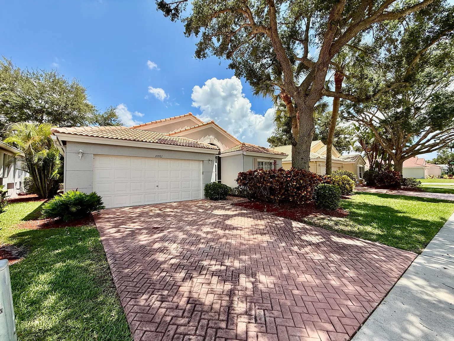 3 bed, 2.0 bath, 1782 sqft, $3,600 — Photo 2