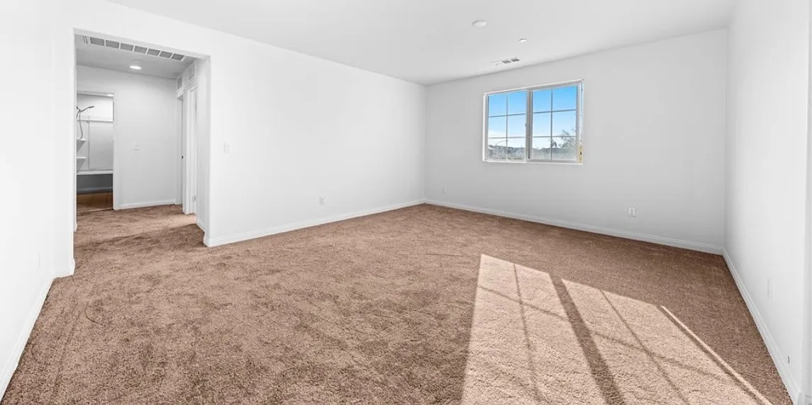 6 bed, 4888 sqft, $1,099 — Photo 1