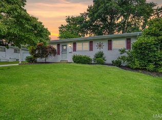 1385 Mallard Ln, Florissant, MO