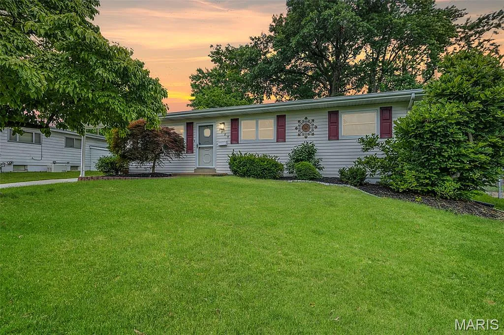 1385 Mallard Ln photo 1
