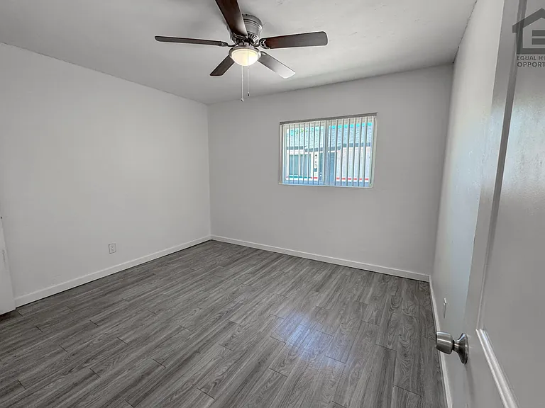 1342 E Willetta St — Photo 21