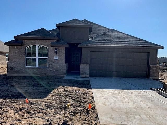 1st image of 308 Clear Lake Dr