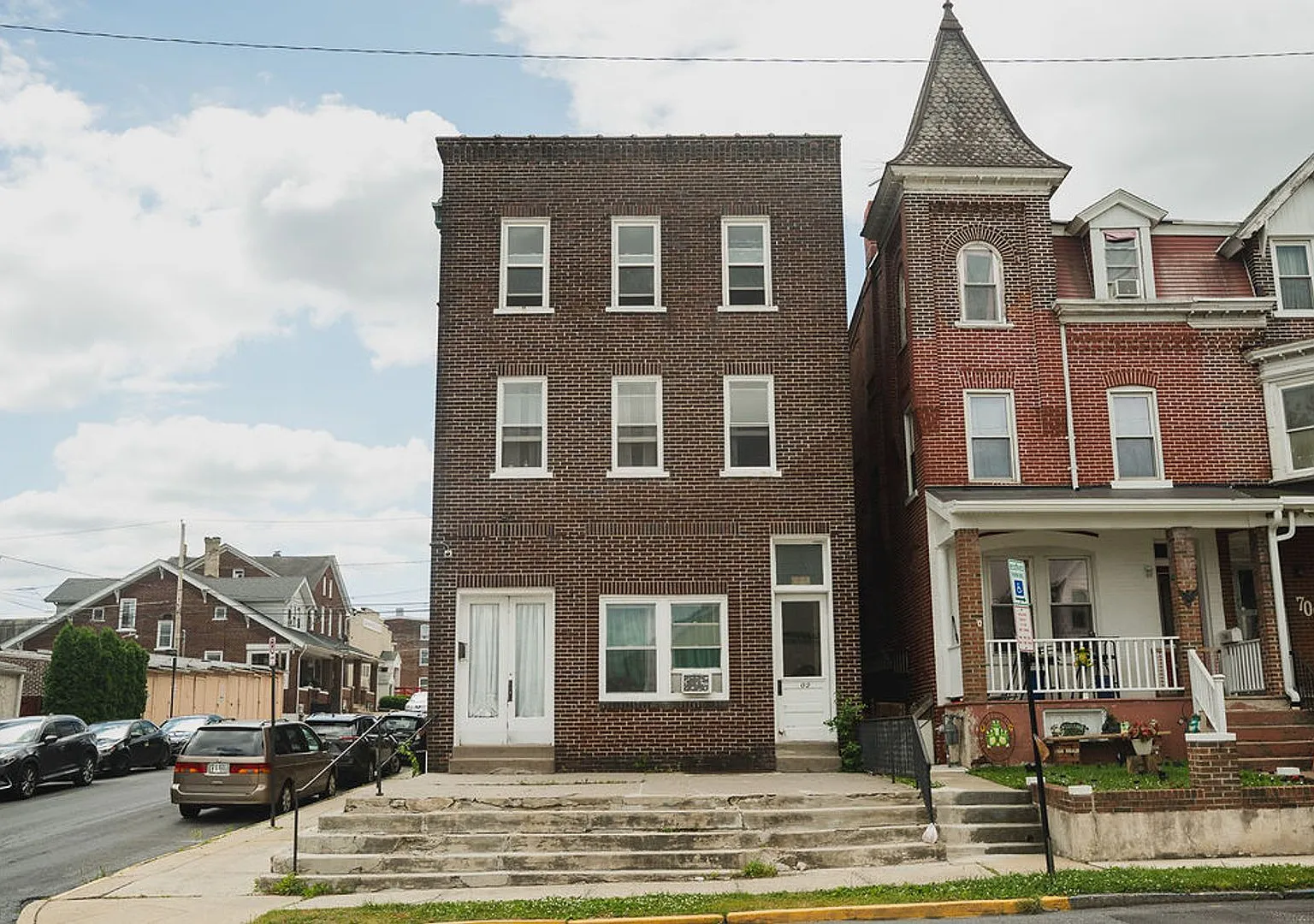 702 St. John Street — Photo 1