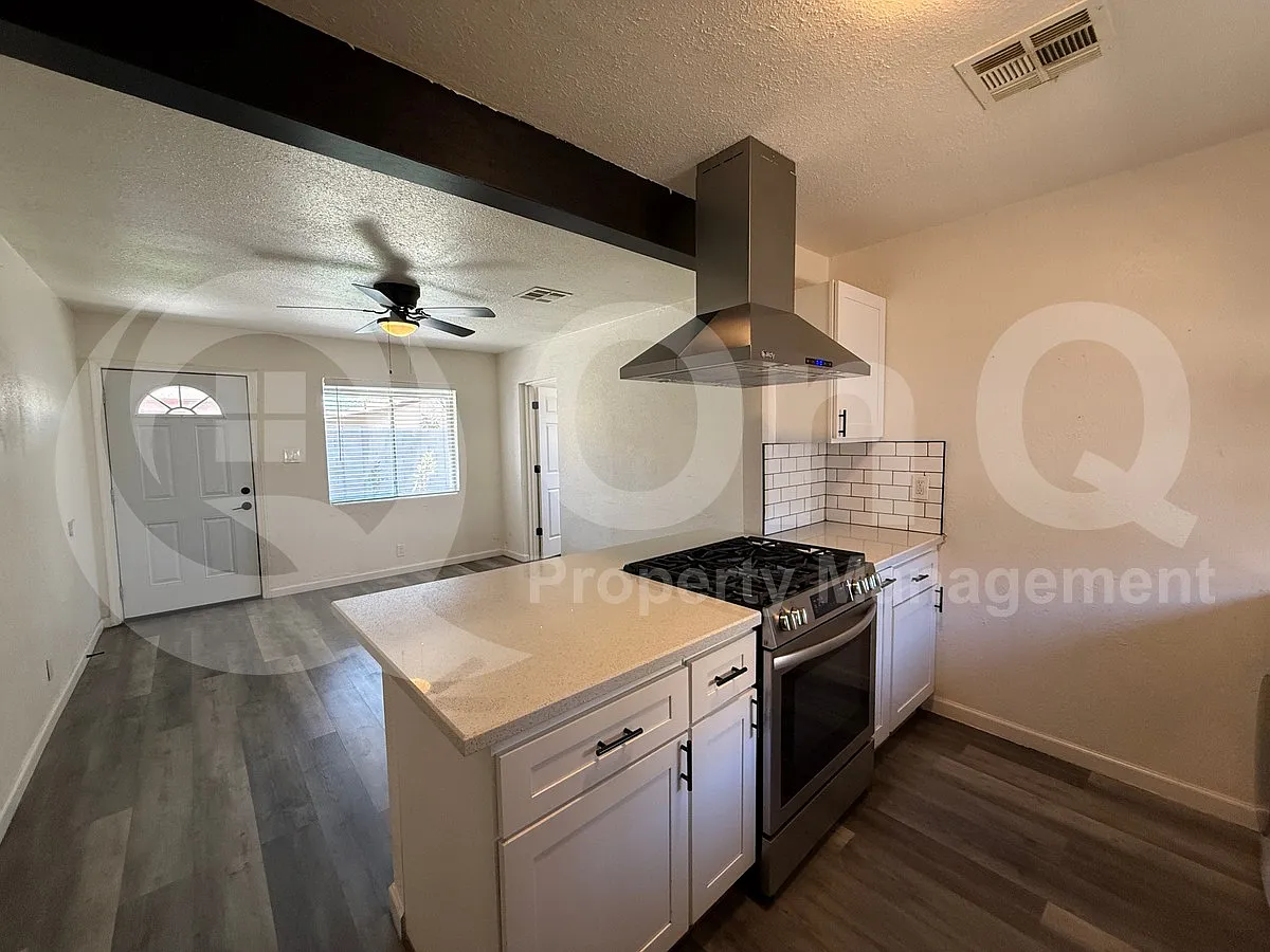2 bed, 1.0 bath, 660 sqft, $1,349 — Photo 4
